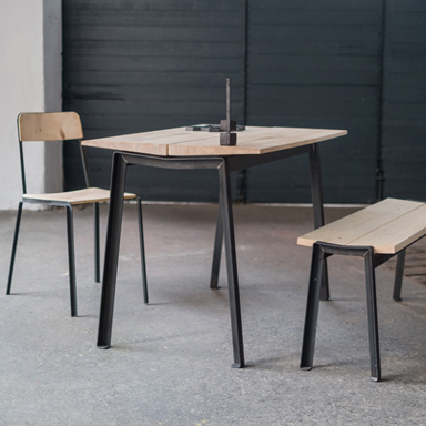 Designmöbel Tisch, Bank und Stuhl